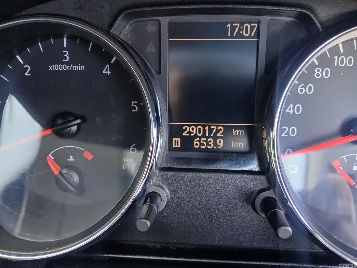Nissan Qashqai Hatchback, Diesel, 2010, Red