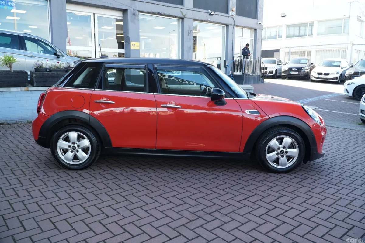 Mini Cooper Hatchback, Petrol, 2019, Red