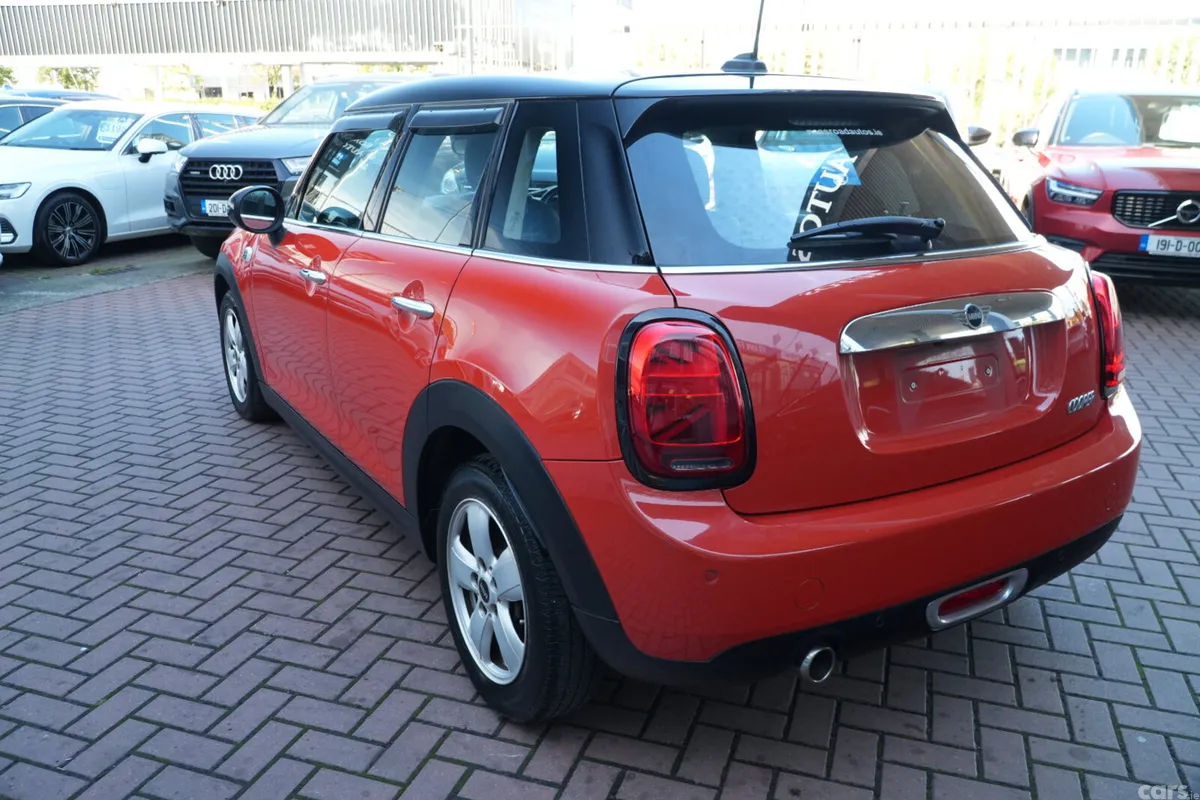 Mini Cooper Hatchback, Petrol, 2019, Red