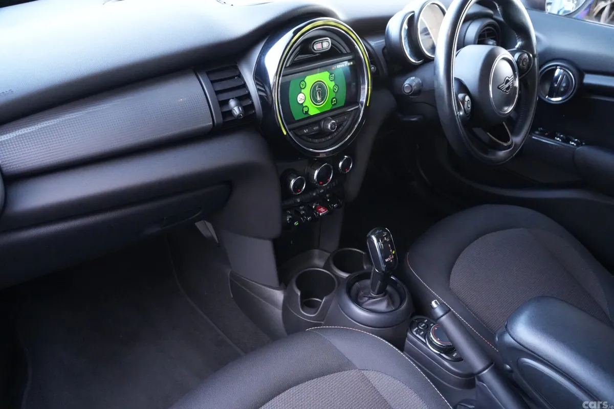 Mini Cooper Hatchback, Petrol, 2019, Red