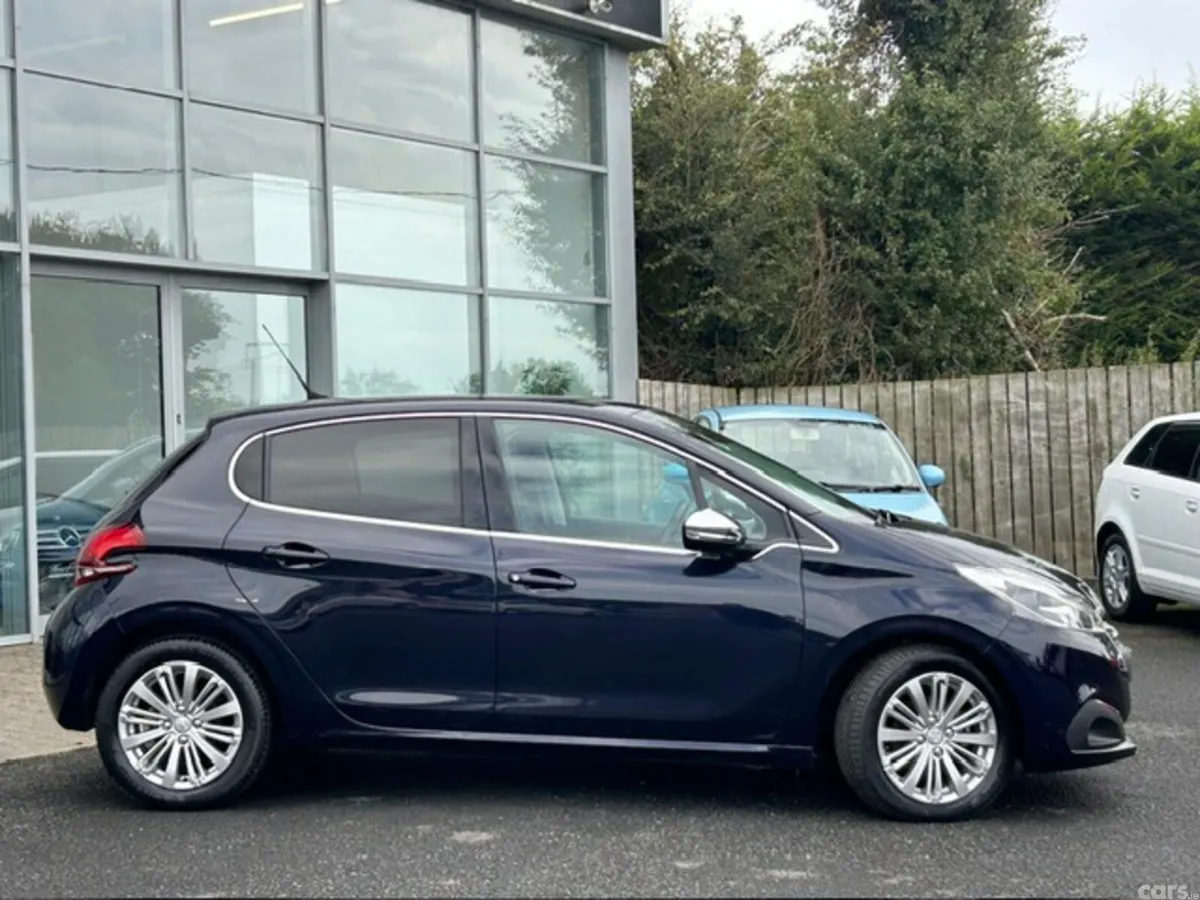 Peugeot 208 Hatchback, Petrol, 2019, Blue