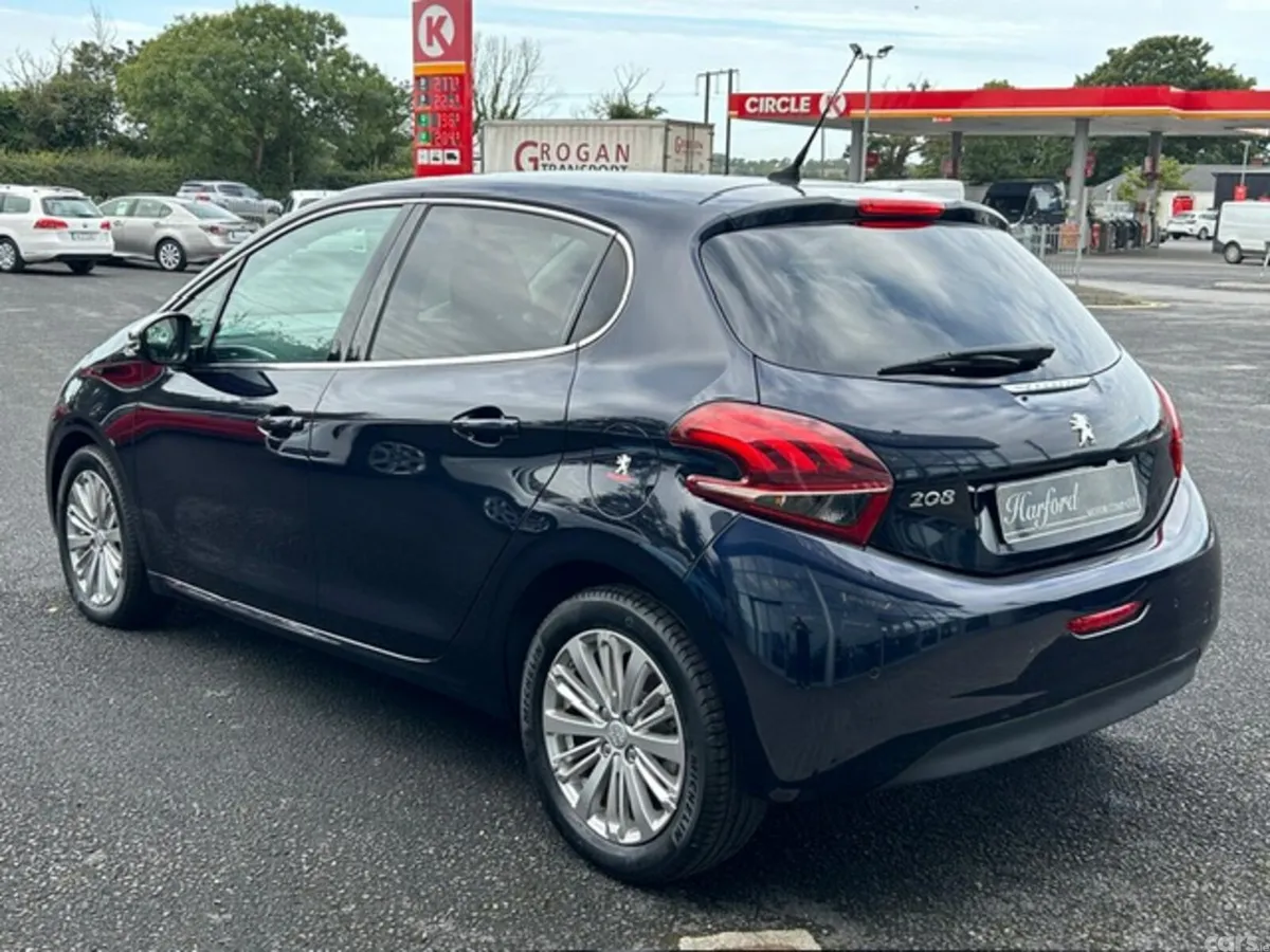 Peugeot 208 Hatchback, Petrol, 2019, Blue