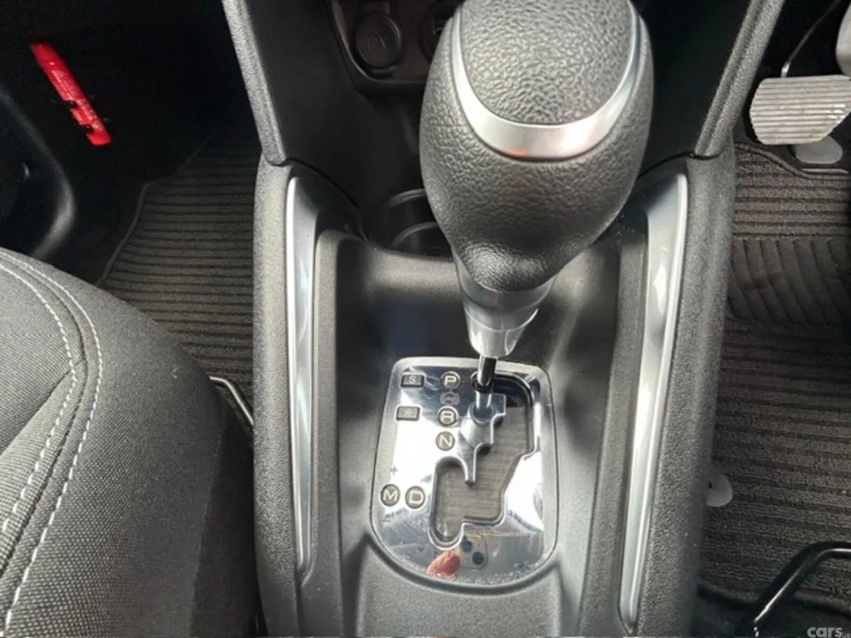 Peugeot 208 Hatchback, Petrol, 2019, Blue