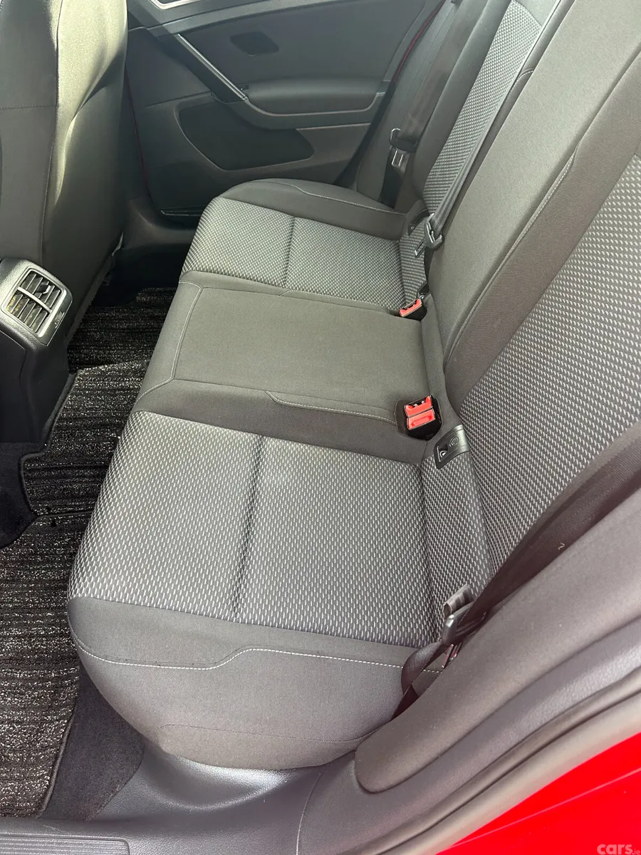 Volkswagen Golf Hatchback, Petrol, 2018, Red