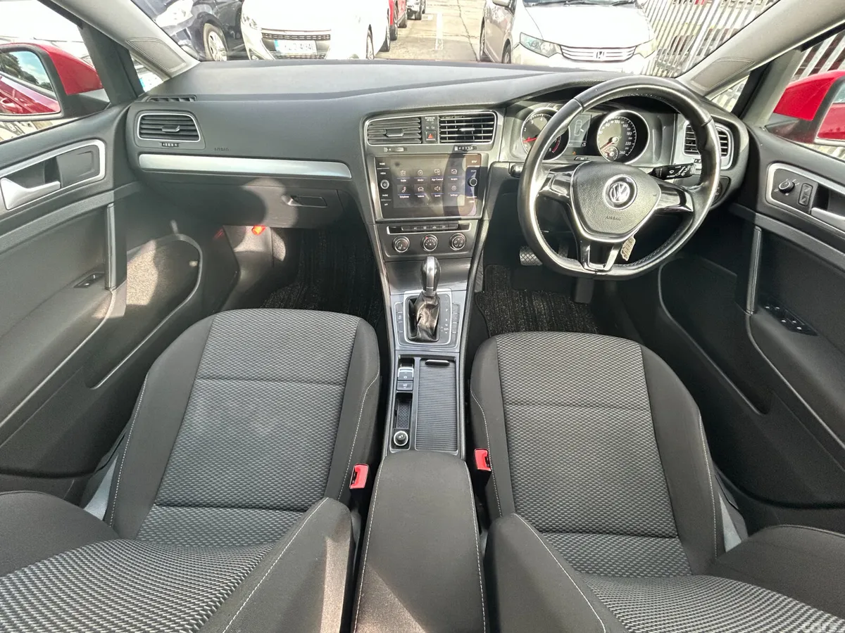 Volkswagen Golf Hatchback, Petrol, 2018, Red