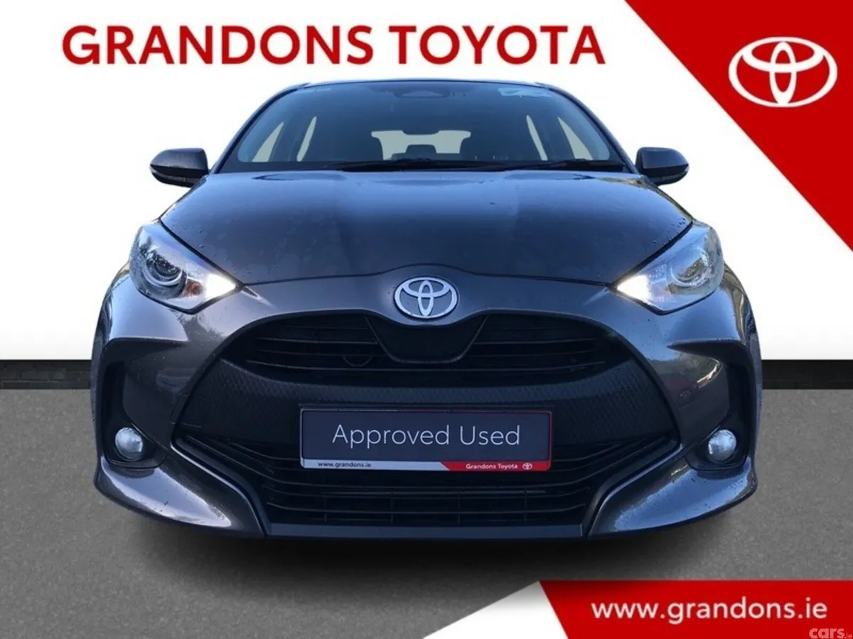 Toyota Yaris Hatchback, Petrol Hybrid, 2024, Grey