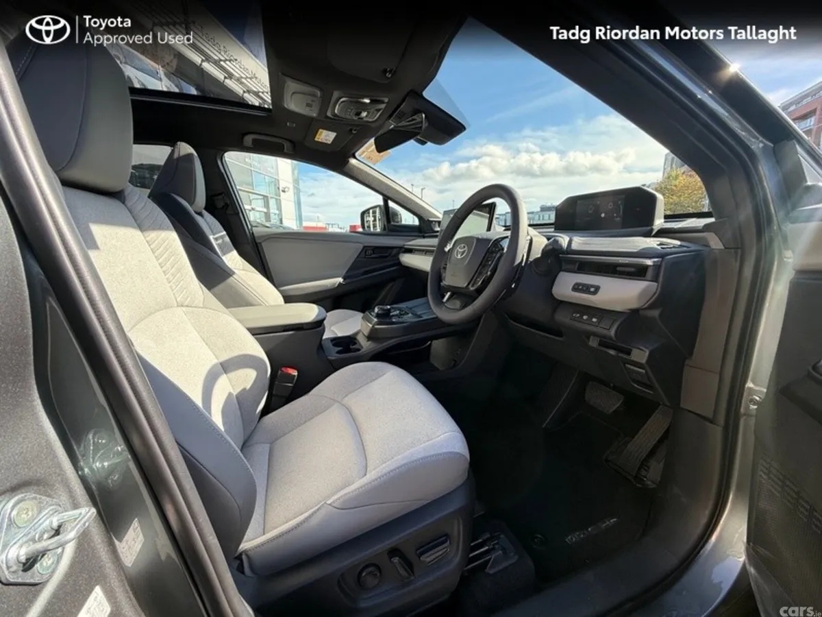 Toyota C-HR Estate, Electric, 2026, Green