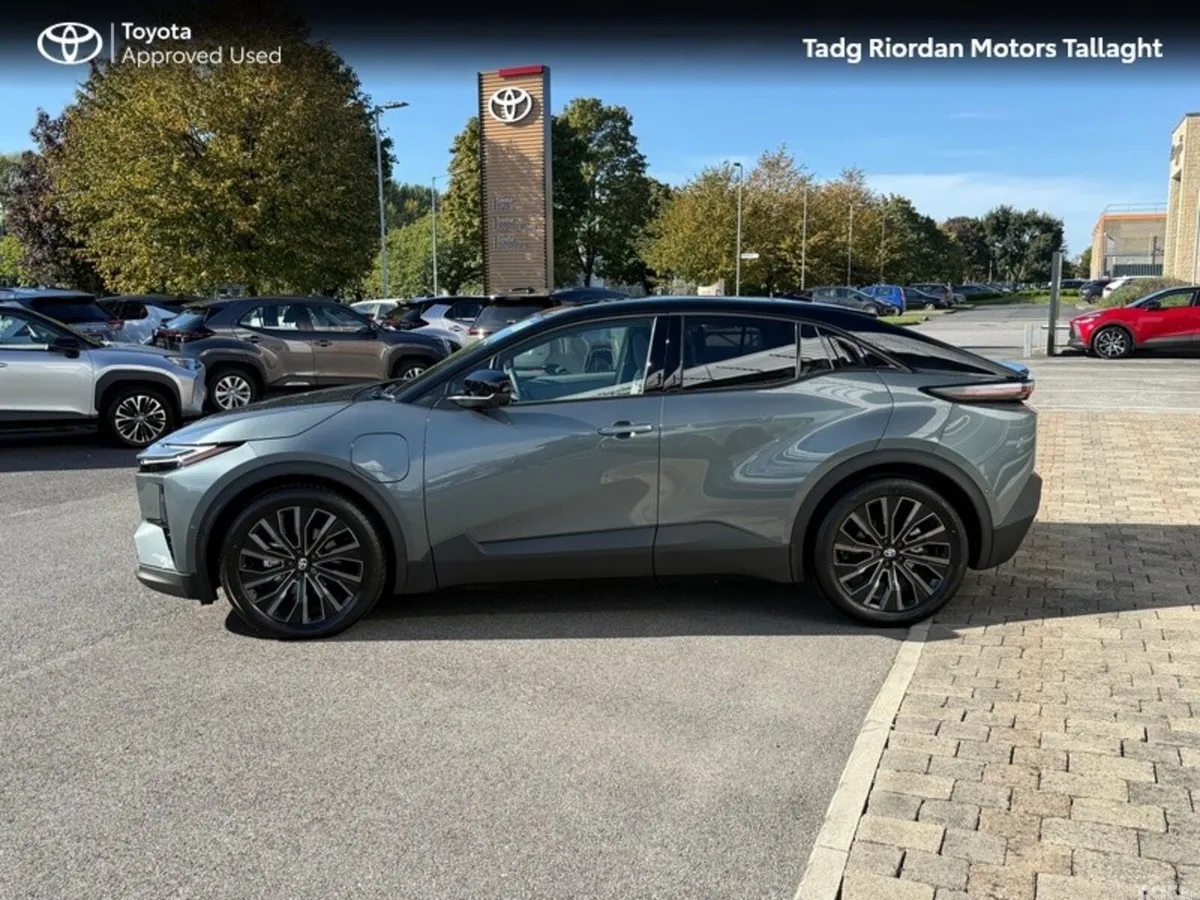 Toyota C-HR Estate, Electric, 2026, Green