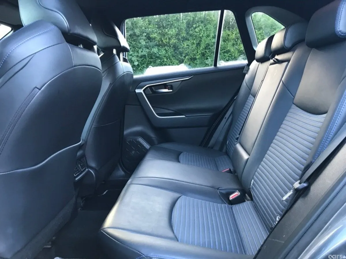 Toyota RAV4 SUV, Petrol Hybrid, 2022, Grey