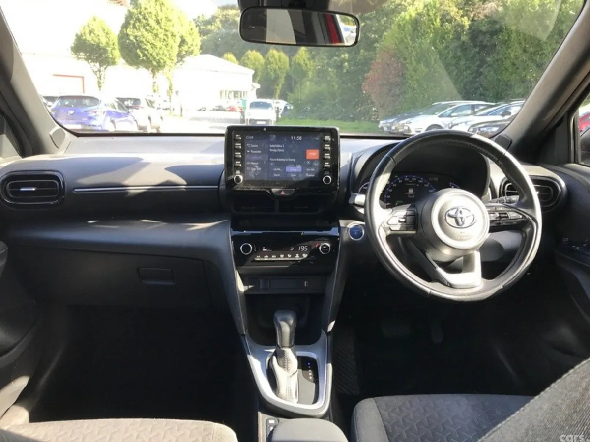Toyota Yaris Cross Hatchback, Petrol Hybrid, 2023, Red
