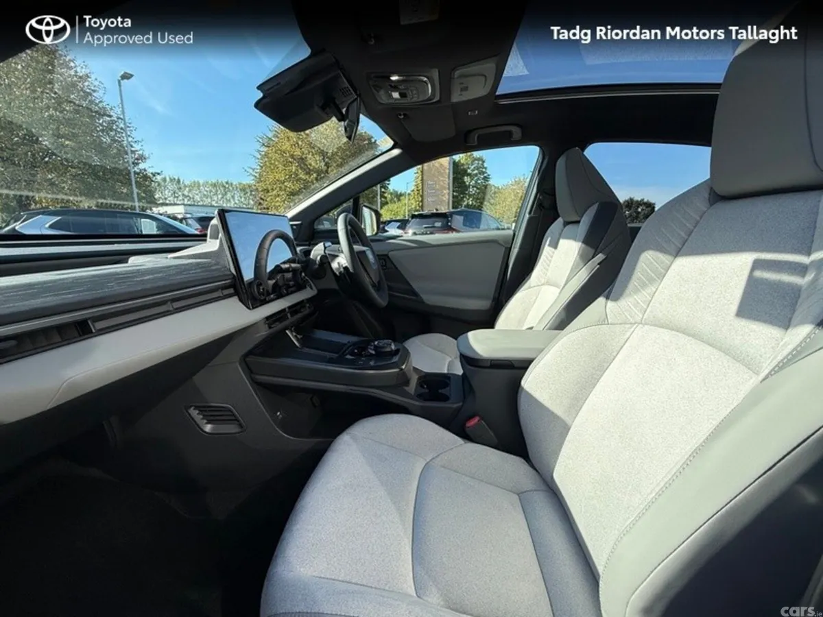 Toyota C-HR Estate, Electric, 2026, Green