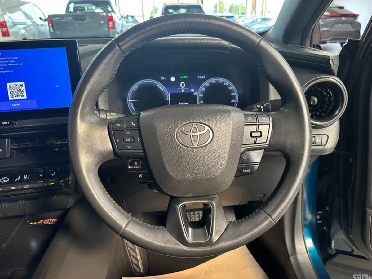 Toyota C-HR SUV, Petrol Hybrid, 2024, Blue