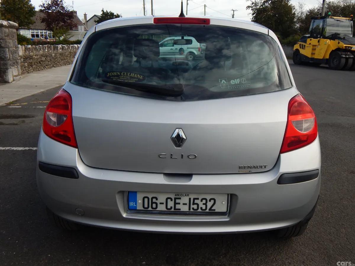 Renault Clio Hatchback, Petrol, 2006, Silver