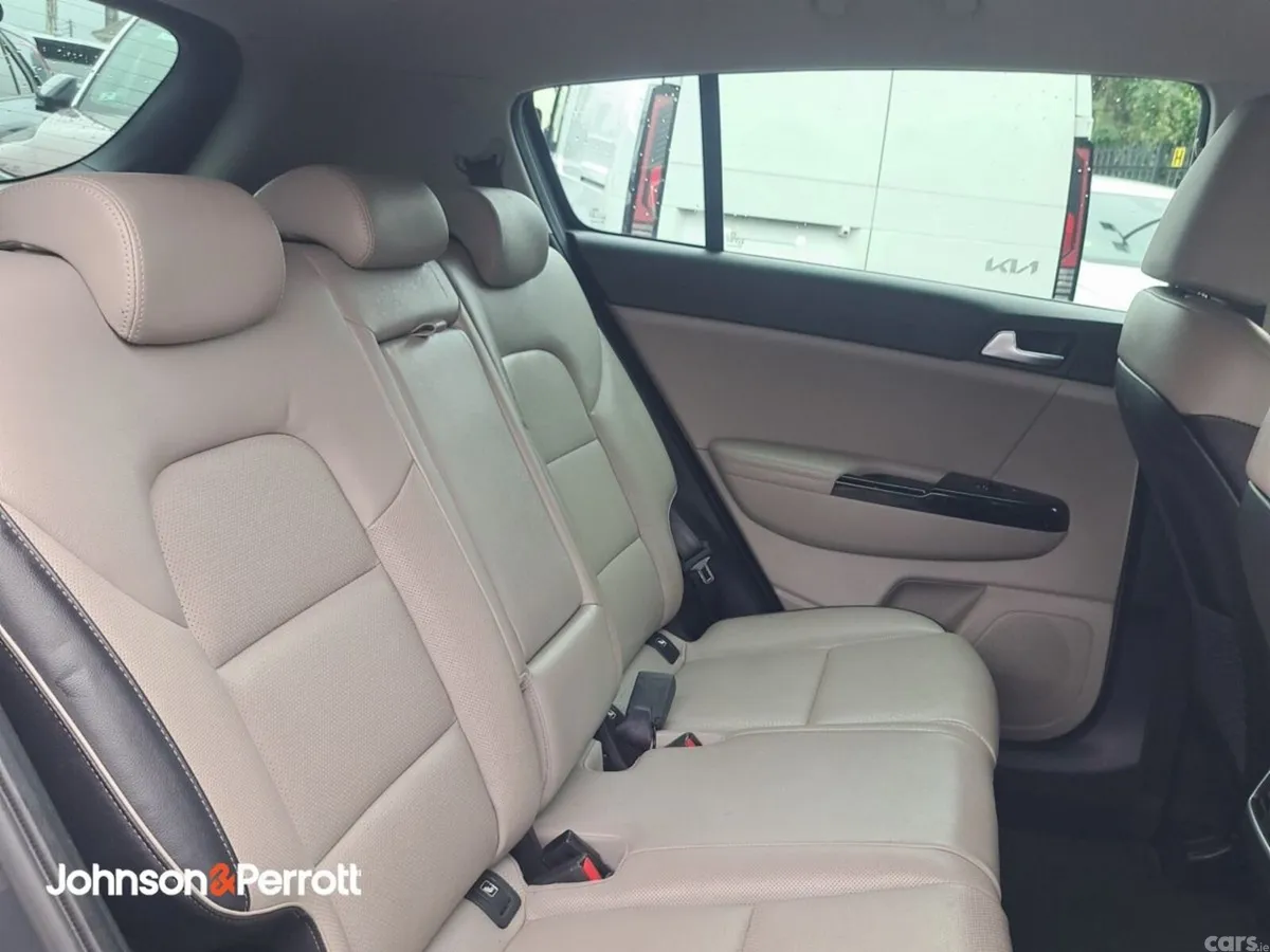 Kia Sportage SUV, Diesel Hybrid, 2021, Grey