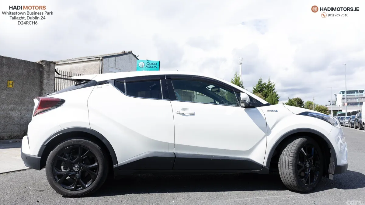 Toyota C-HR SUV, Petrol Hybrid, 2019, White