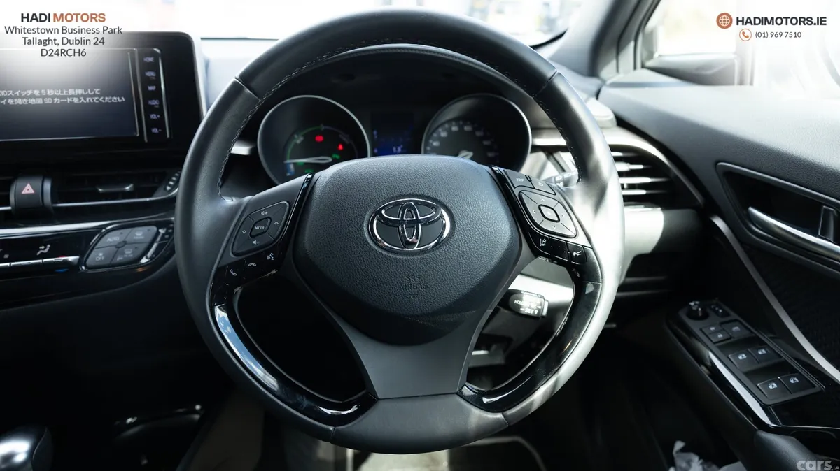 Toyota C-HR SUV, Petrol Hybrid, 2019, White
