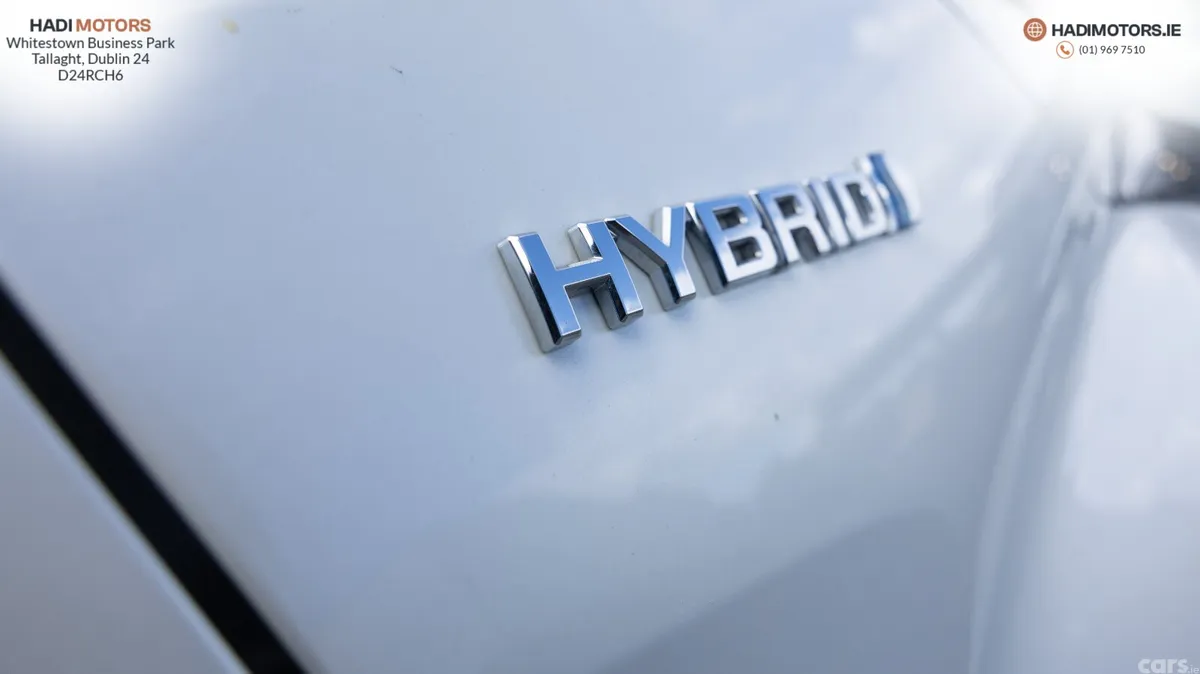 Toyota C-HR SUV, Petrol Hybrid, 2019, White