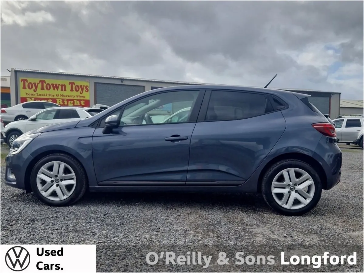 Renault Clio Hatchback, Petrol, 2022, Grey