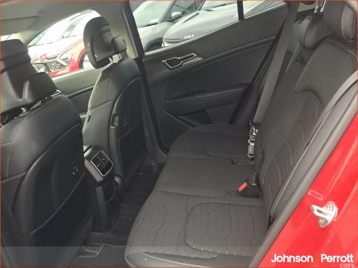 Kia Sportage SUV, Petrol Plug-in Hybrid, 2023, Red
