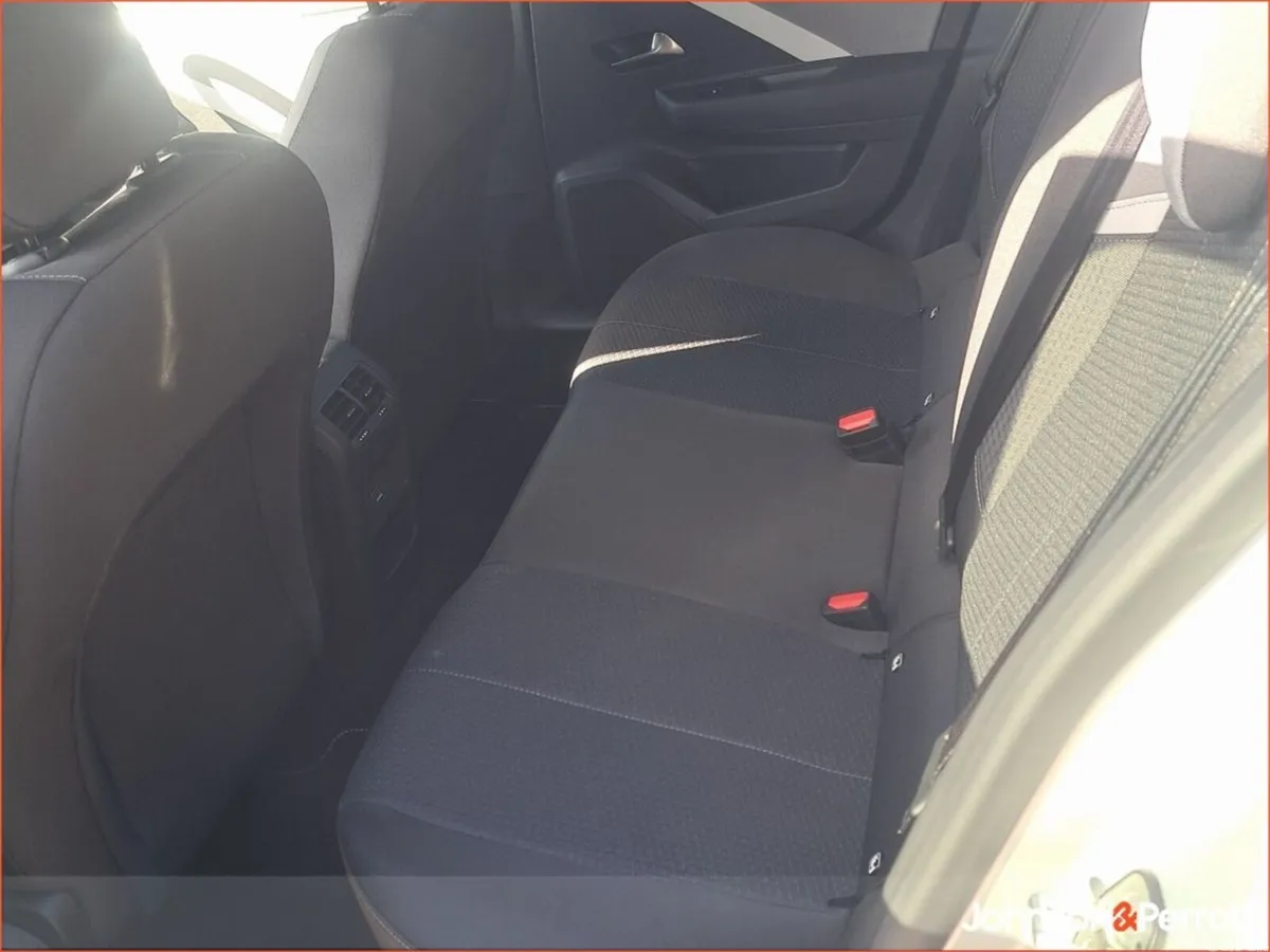 Opel Astra Hatchback, Petrol, 2025, Grey