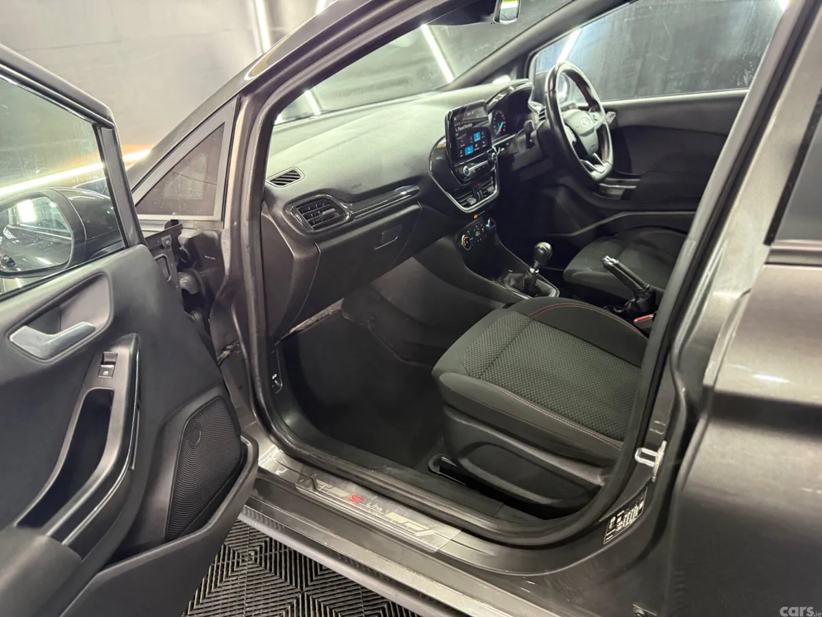 Ford Fiesta Hatchback, Petrol, 2019, Grey