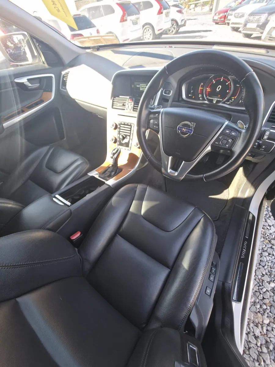 Volvo XC60 SUV, Diesel, 2017, White
