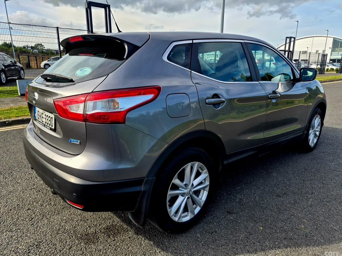 Nissan Qashqai Hatchback, Diesel, 2015, Grey