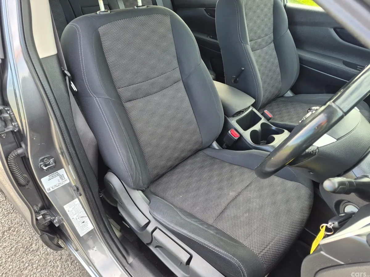 Nissan Qashqai Hatchback, Diesel, 2015, Grey