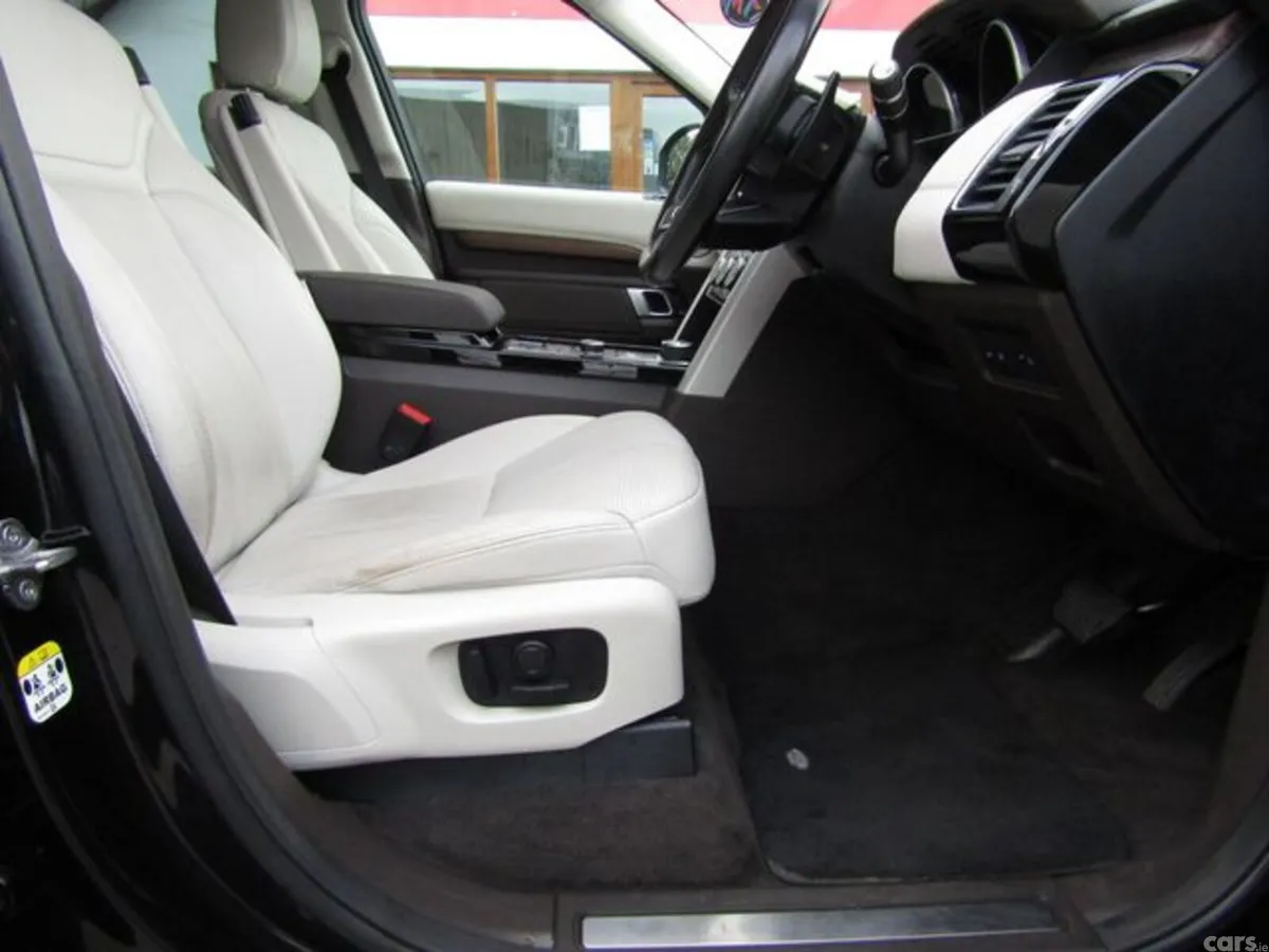 Land Rover Discovery Estate, Diesel, 2017, Black