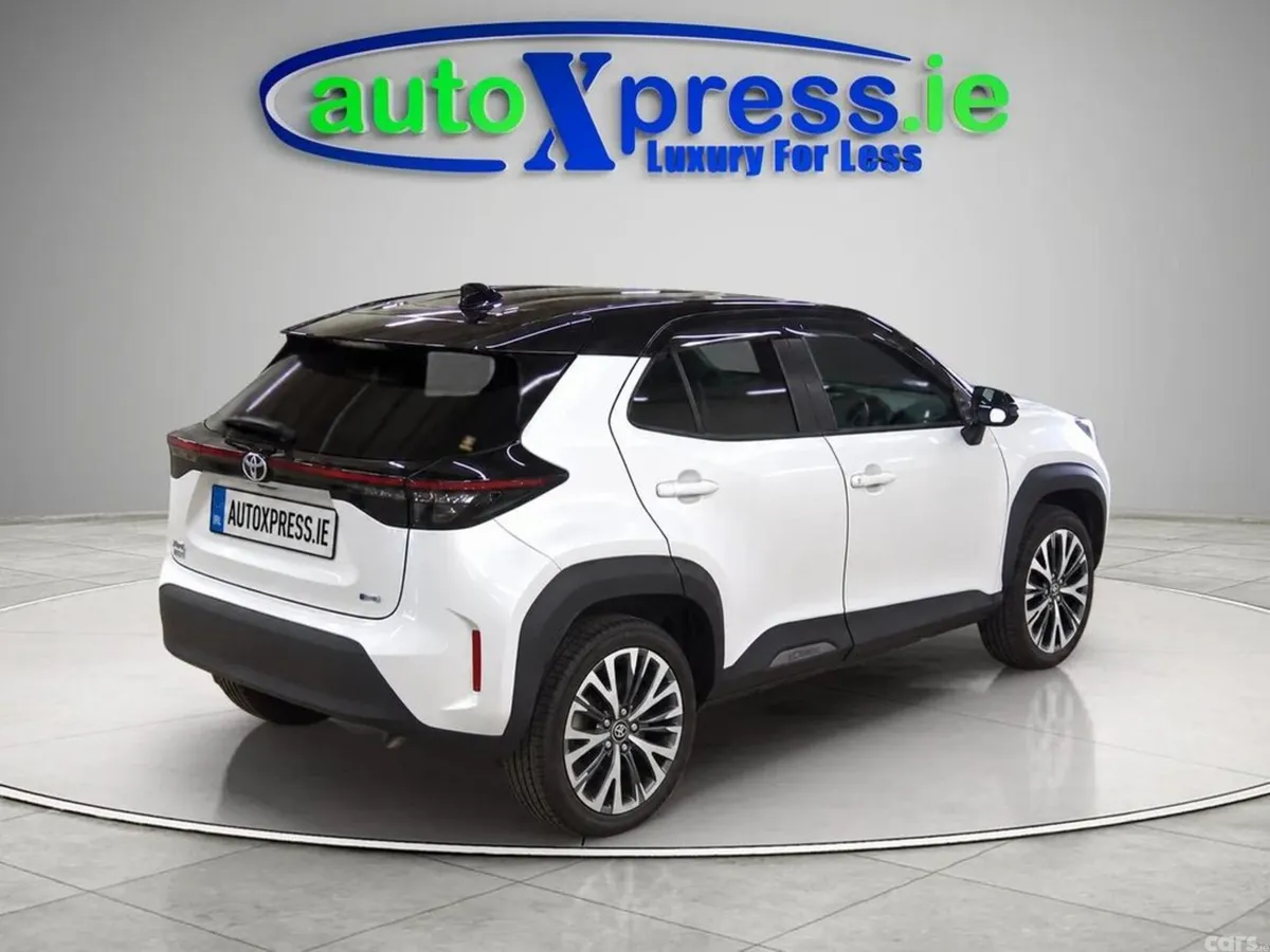 Toyota Yaris Cross SUV, Petrol Hybrid, 2024, White