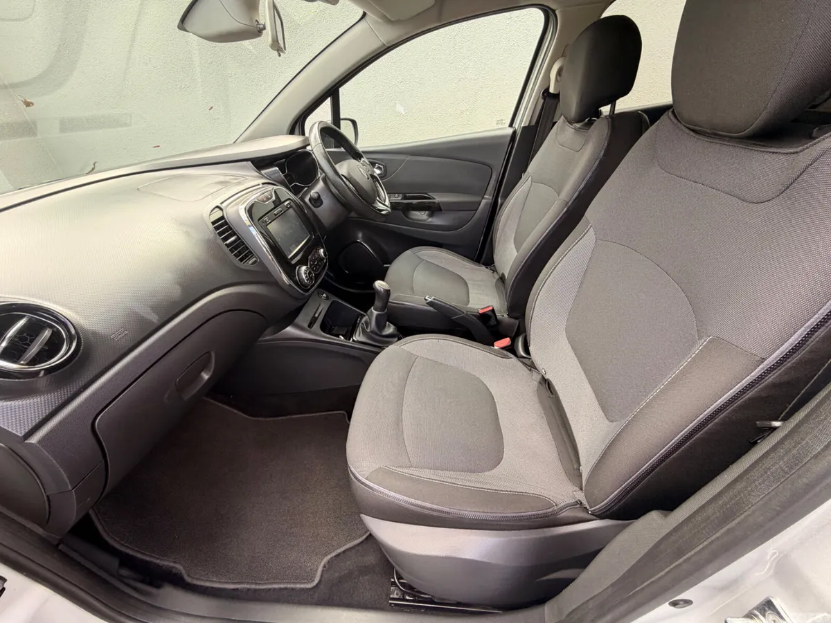 Renault Captur Hatchback, Diesel, 2015, Silver