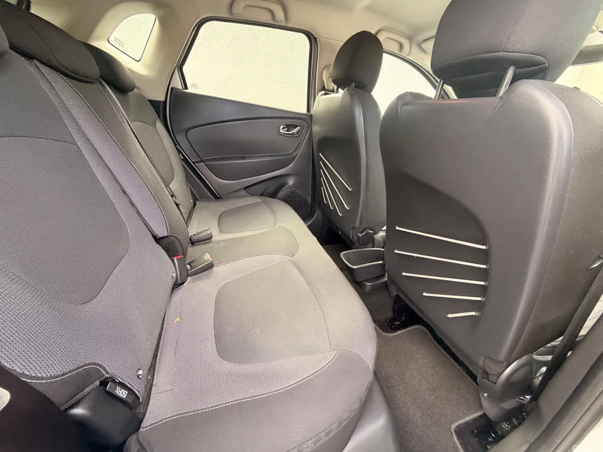 Renault Captur Hatchback, Diesel, 2015, Silver