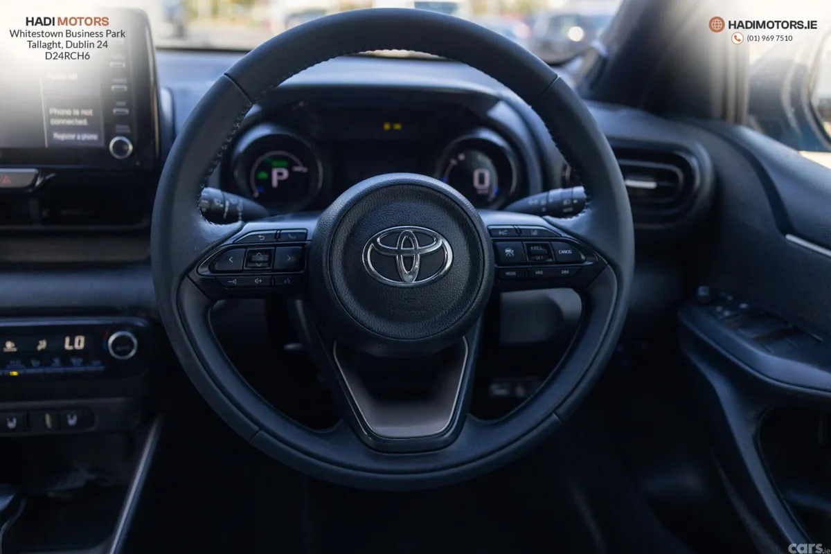 Toyota Yaris Hatchback, Petrol Hybrid, 2020, Blue