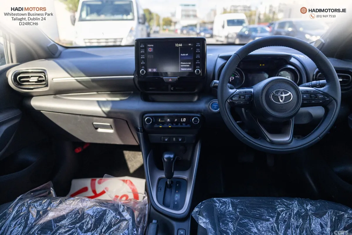 Toyota Yaris Hatchback, Petrol Hybrid, 2020, Blue