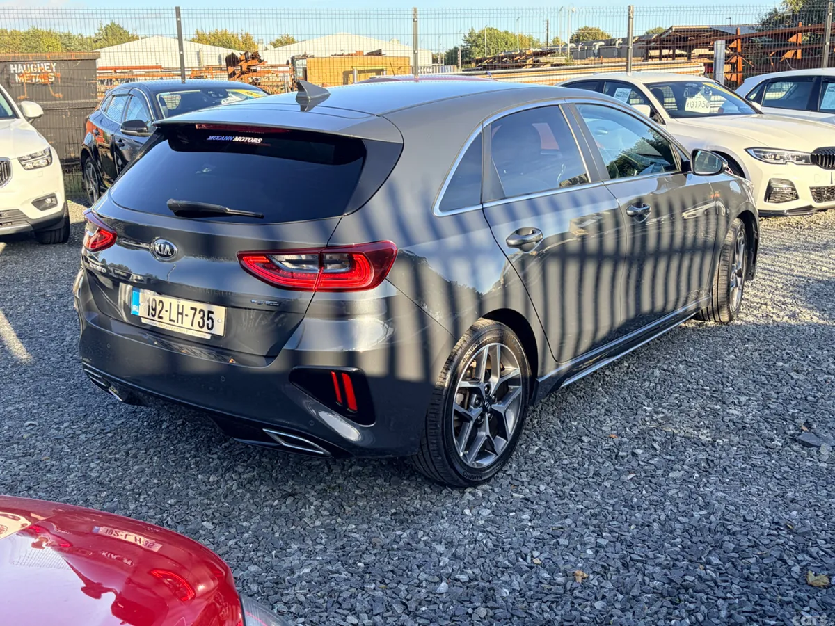 Kia Ceed Hatchback, Diesel, 2019, Grey