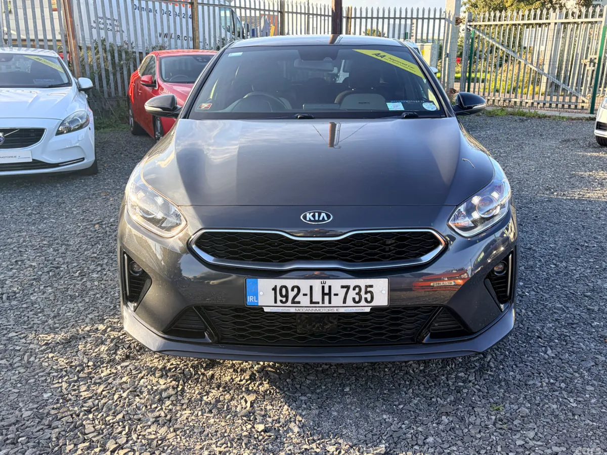Kia Ceed Hatchback, Diesel, 2019, Grey