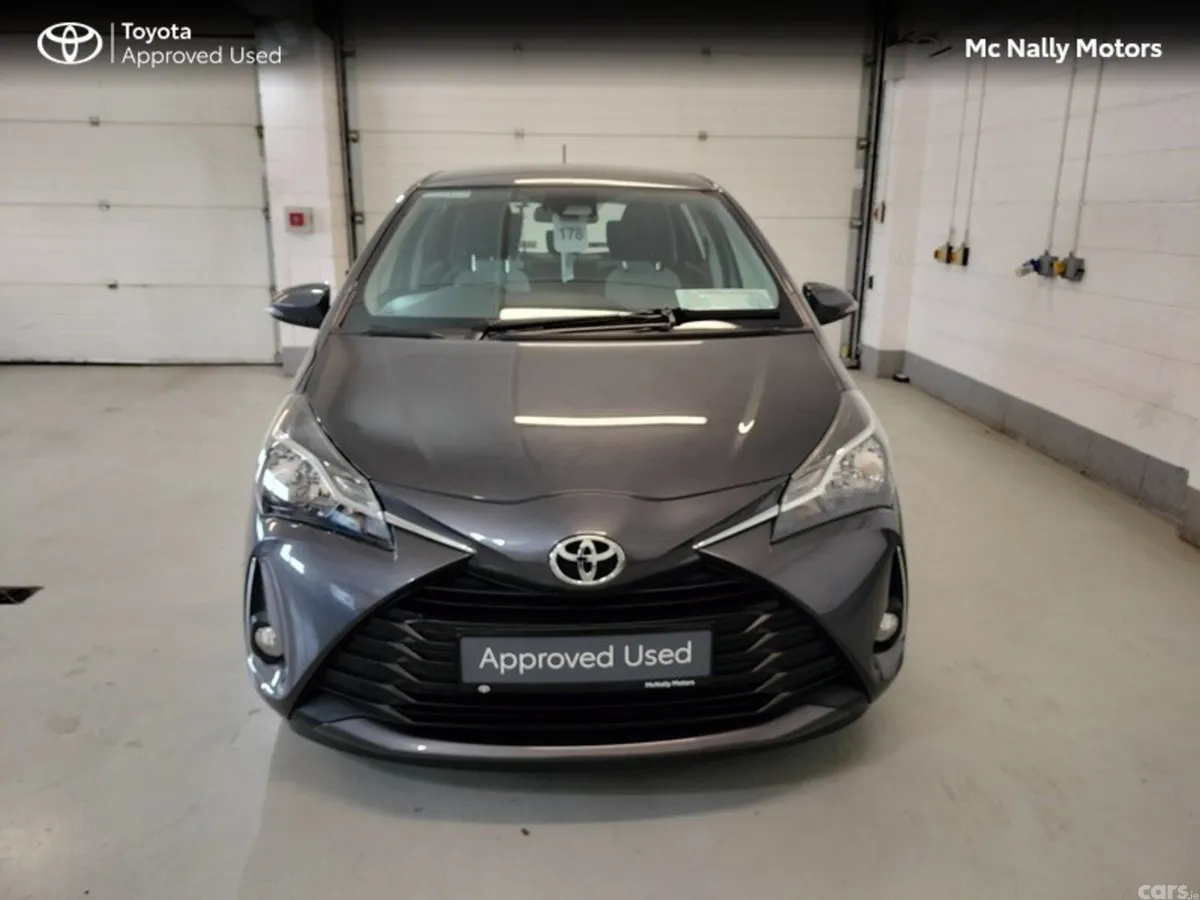 Toyota Yaris Hatchback, Petrol, 2019, Grey