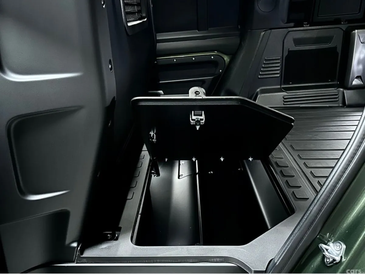 Land Rover Defender SUV, Diesel, 2026, Green