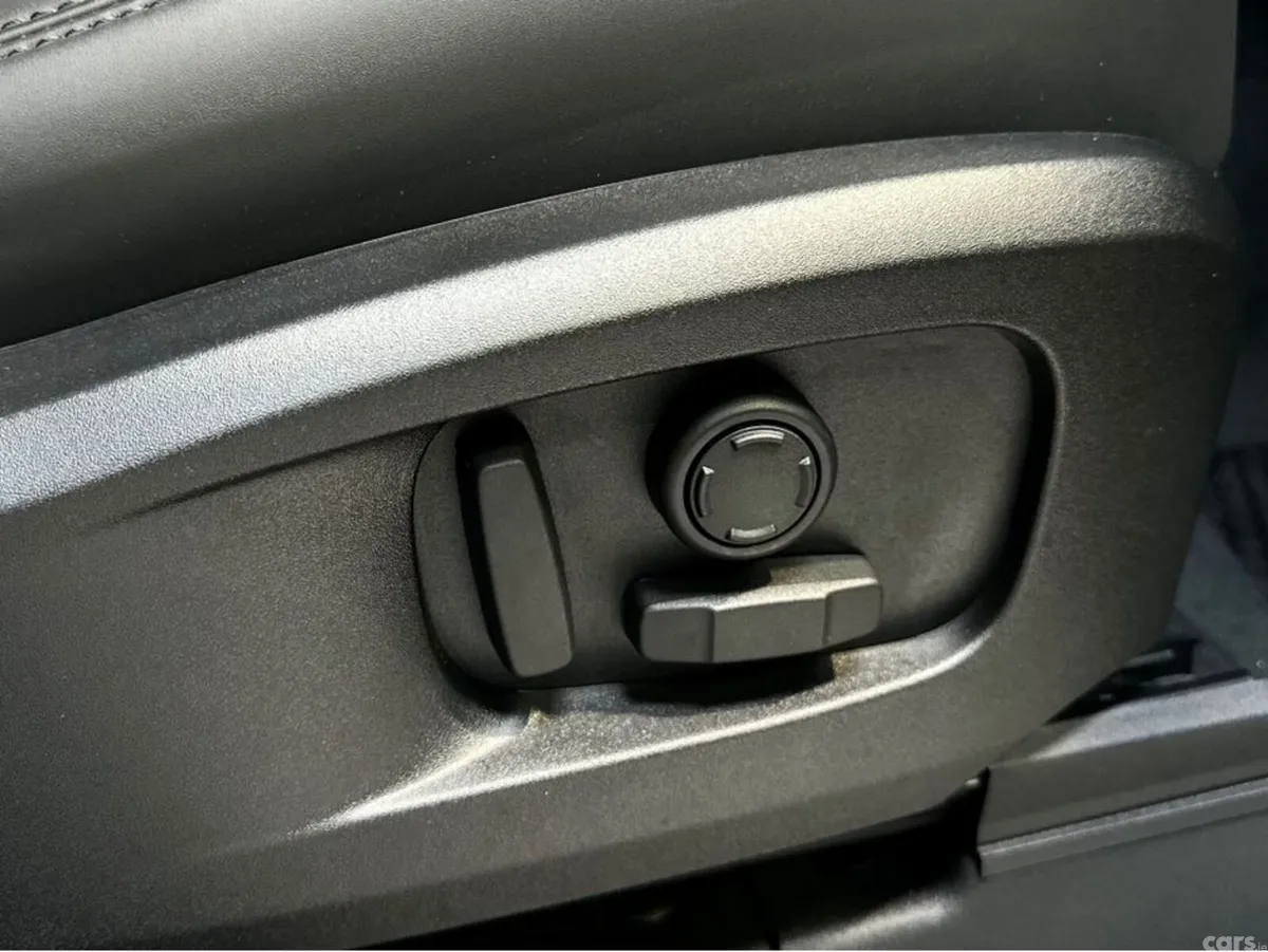 Land Rover Defender SUV, Diesel, 2026, Green