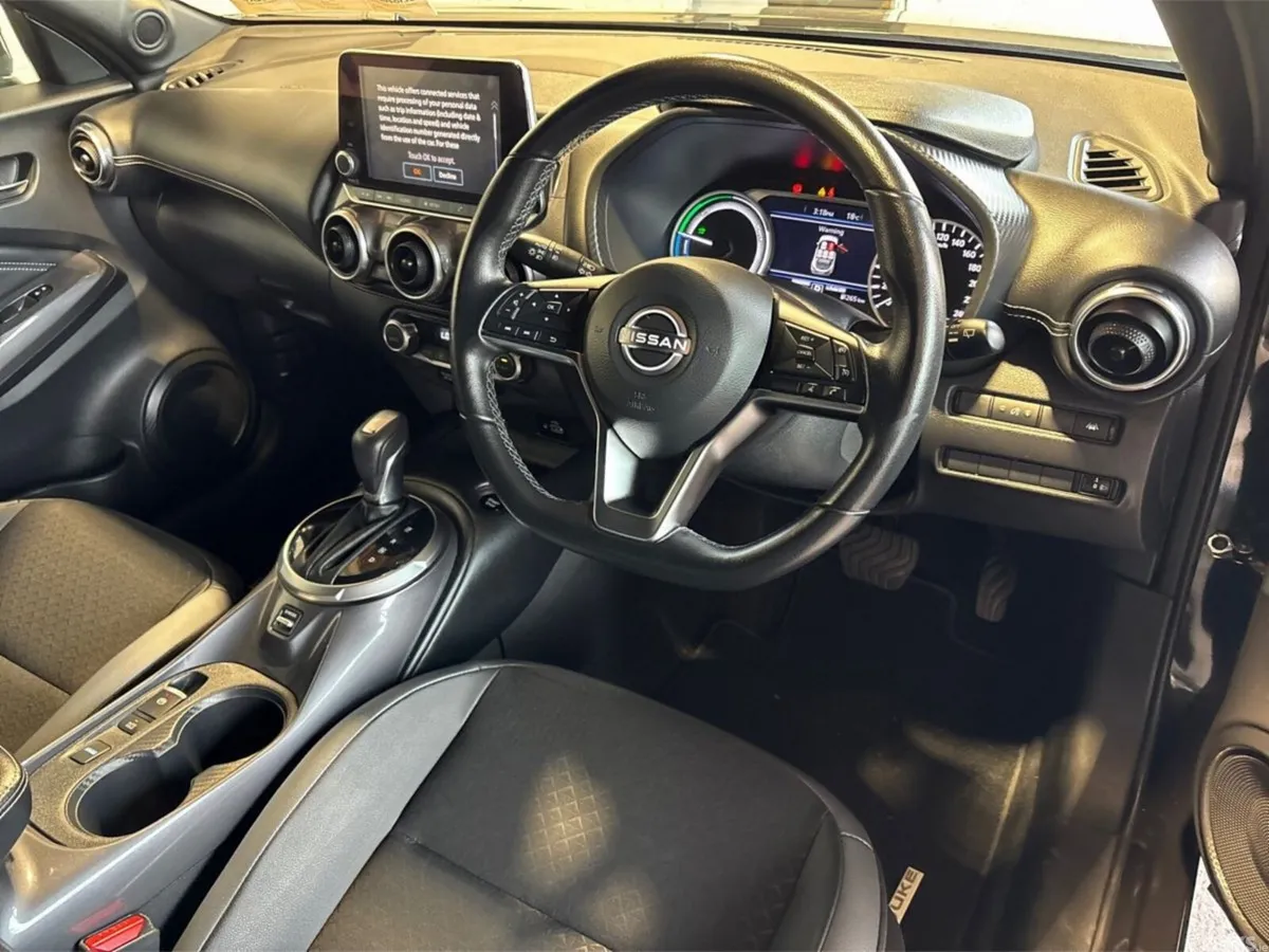 Nissan Juke SUV, Petrol Hybrid, 2024, Black