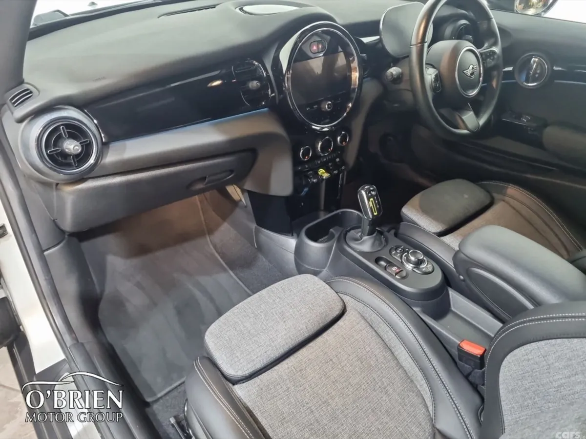 Mini Cooper Hatchback, Electric, 2022, White