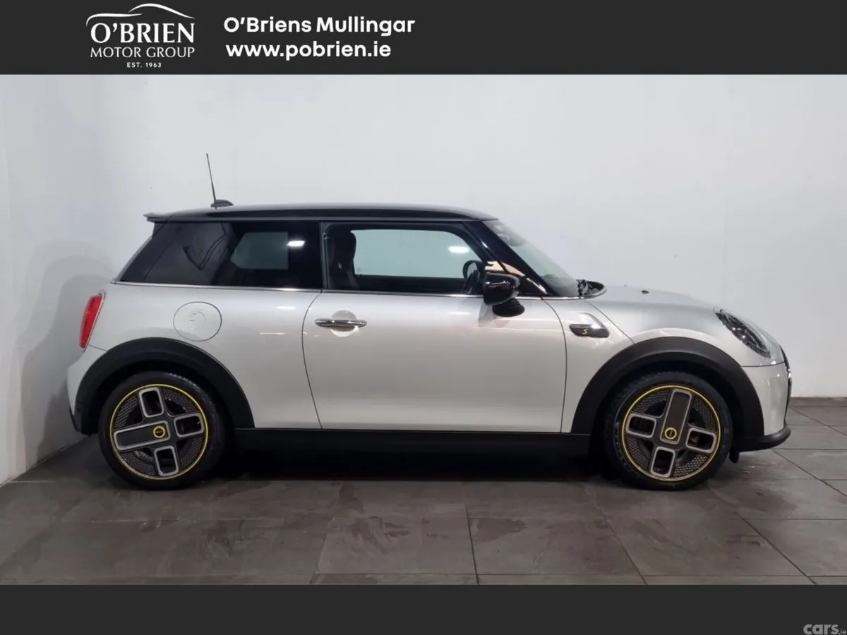 Mini Cooper Hatchback, Electric, 2022, White