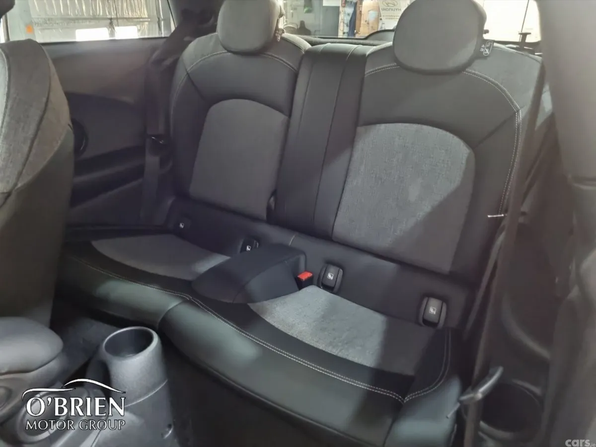 Mini Cooper Hatchback, Electric, 2022, White