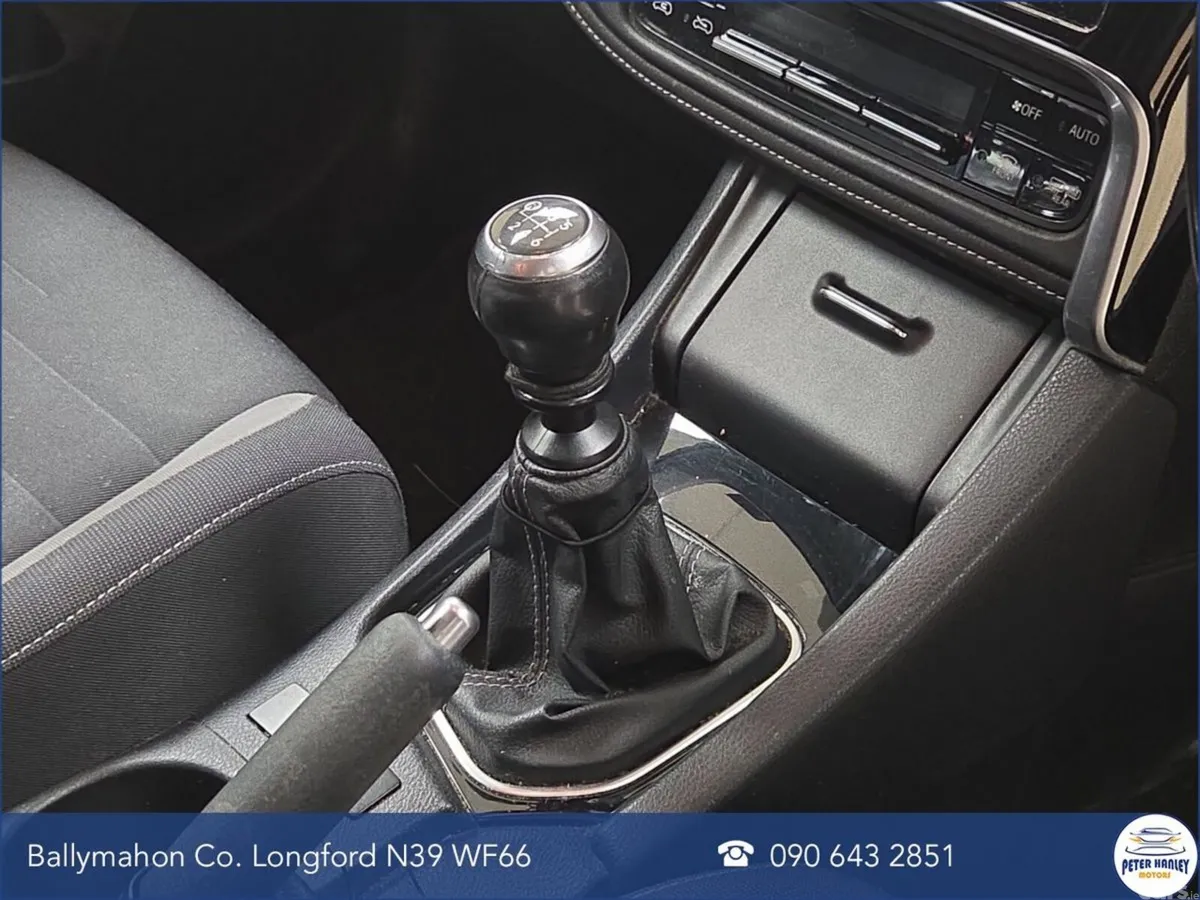 Toyota Auris Hatchback, Diesel, 2017, Blue