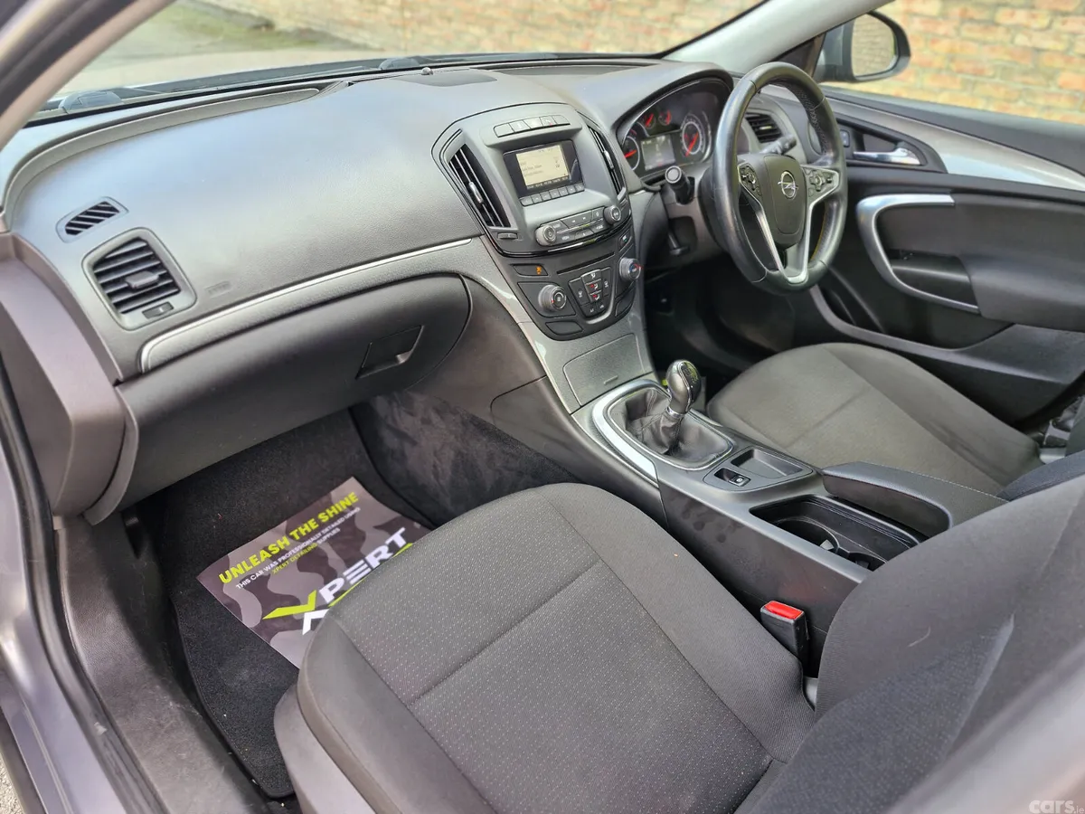 Opel Insignia Saloon, Petrol, 2016, Grey
