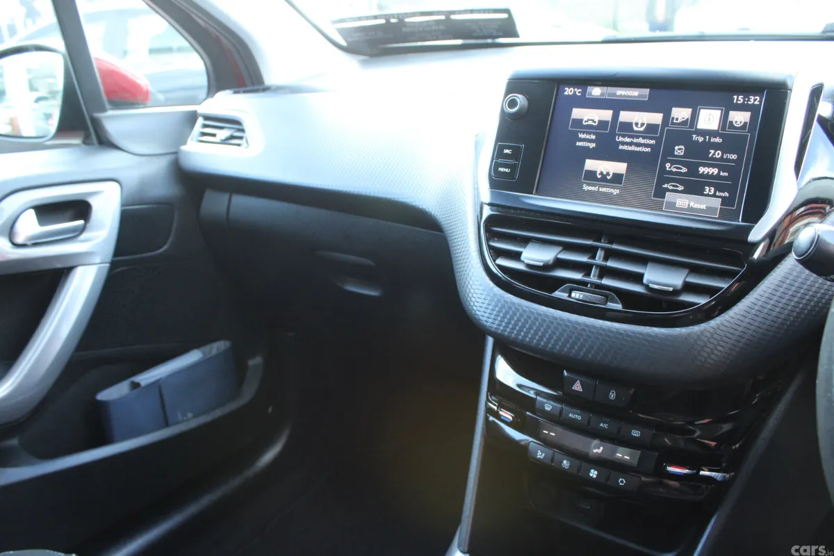 Peugeot 2008 Estate, Petrol, 2017, Red