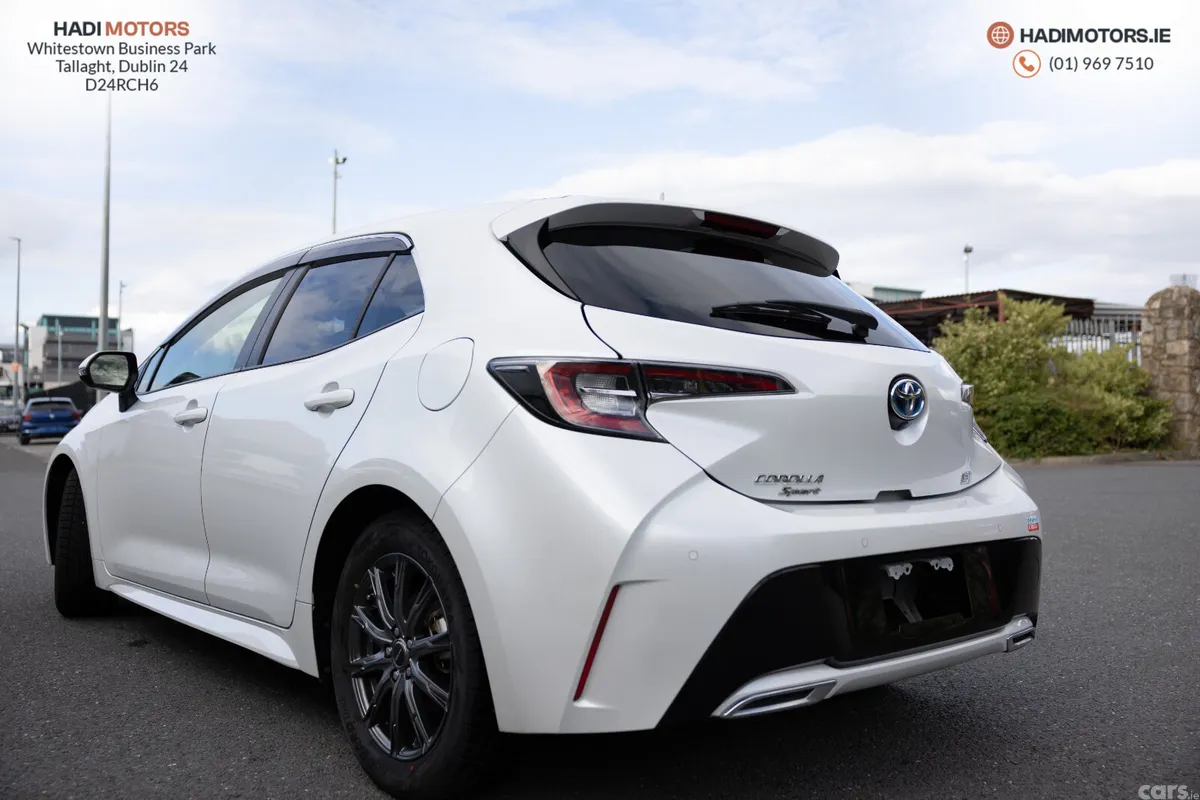 Toyota Corolla Hatchback, Petrol Hybrid, 2020, White