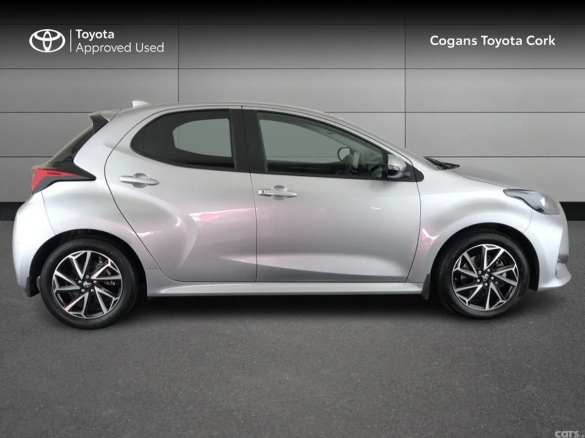 Toyota Yaris Hatchback, Petrol Hybrid, 2023, Grey
