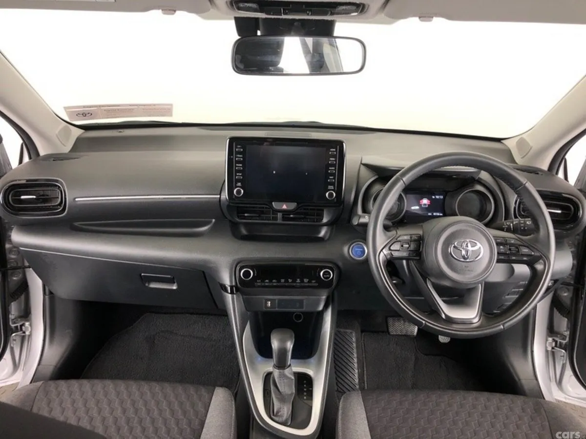 Toyota Yaris Hatchback, Petrol Hybrid, 2023, Grey