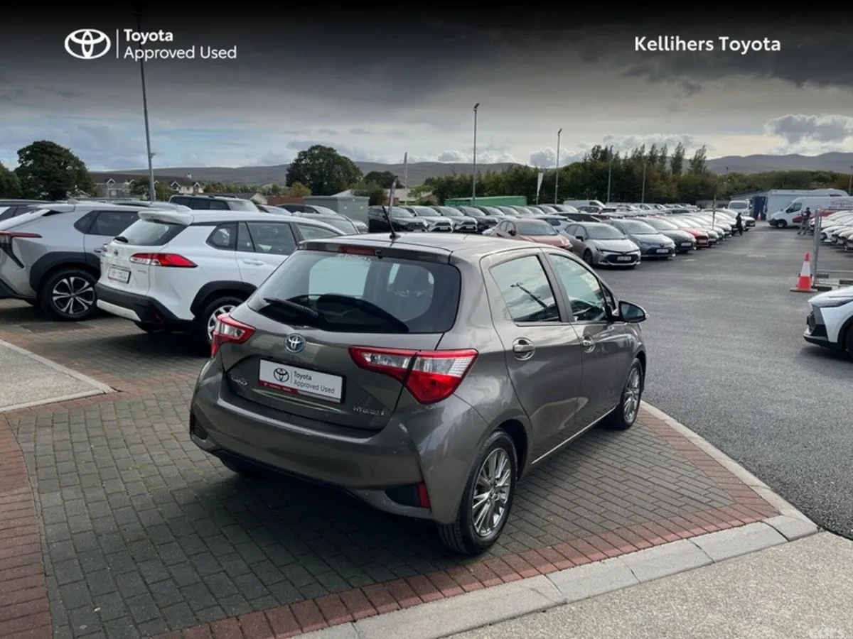 Toyota Yaris Hatchback, Petrol Hybrid, 2019, Grey